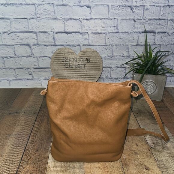 MILA Made In Los Angeles Brown Leather Crossbody
M.I.L.A.'s - Picture 3 of 12